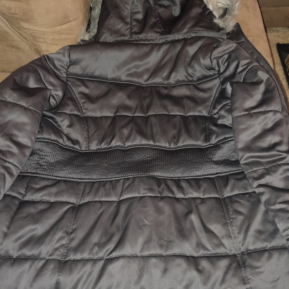 Puffer Coat - Picture 2 of 9